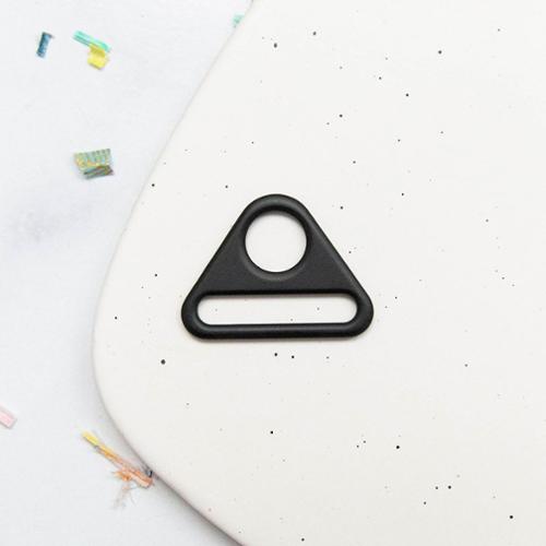 Triangle Ring in Matte Black- 1.5"
