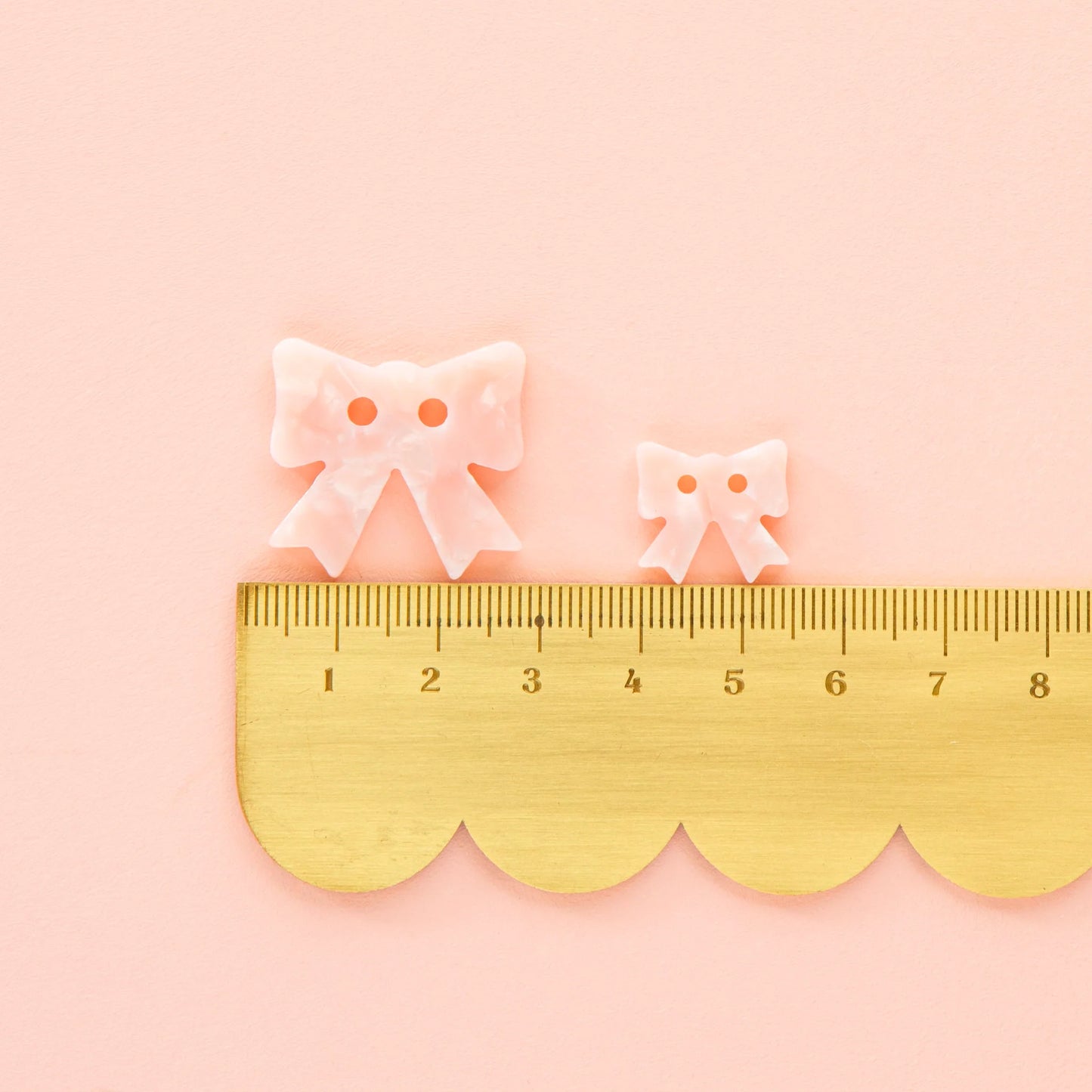 Sarah Hearts Large 1" Pink Bow Buttons
